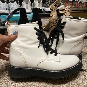 Steve Madden boots. Used 3x, still in great condition.